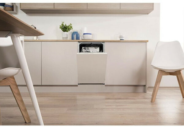 Lave-vaisselle full intégrable 10 couverts Indesit DSIE 2B10 - Image 4