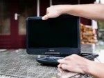 Lenco DVP-1273 - Lecteur DVD portable de 12 pouces avec récepteur DVB-T2 - Image 12
